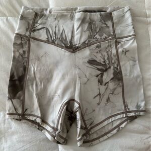 Balance Athletica (Vitality) Gray Tie-Dye High-Waist Active Shorts Size Small